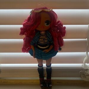 Lol surprise omg class prez doll